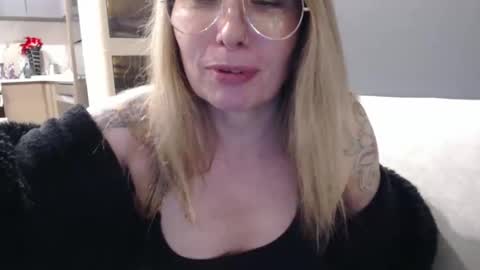 Snapshot of shannon07 chatting on December 31, 1:15 am Shannon07 online show from December 31, 1:15 am