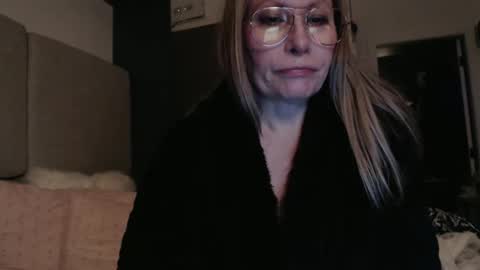 Snapshot of shannon07 chatting on January 1, 8:02 am Shannon07 online show from January 1, 8:02 am