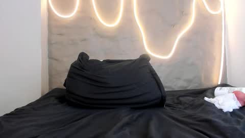 Shanntal  online show from March 11, 7:53 pm