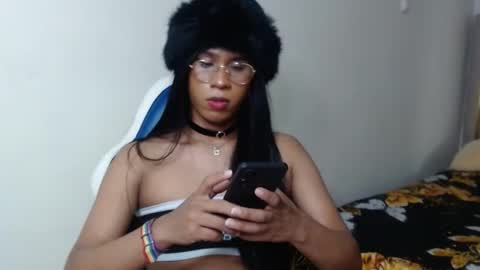 Snapshot of shanny_hill chatting on May 1, 5:06 pm shanny_hill online show from May 1, 5:06 pm