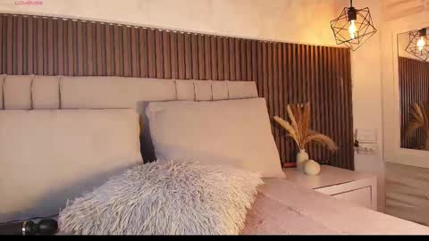 SHANON online show from December 18, 7:09 pm