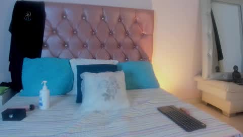 Snapshot of shantal_cruz1 chatting on March 18, 3:42 am shantal_cruz1 online show from March 18, 3:42 am