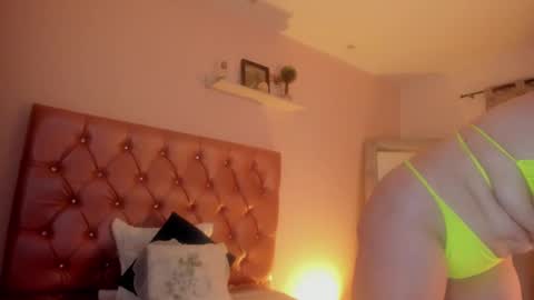 Snapshot of shantal_cruz1 chatting on March 22, 3:43 am shantal_cruz1 online show from March 22, 3:43 am