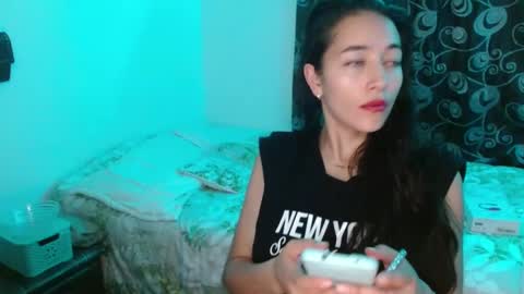 Snapshot of shantal_d03 chatting on January 20, 12:36 am shantal_d03 online show from January 20, 12:36 am