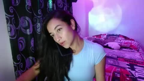 Snapshot of shantal_d03 chatting on November 11, 11:05 pm shantal_d03 online show from November 11, 11:05 pm