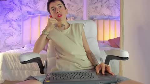 Shantal online show from May 16, 4:09 am