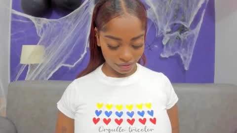 Shantal online show from October 25, 6:35 pm