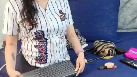 shantey online show from March 5, 2:02 pm