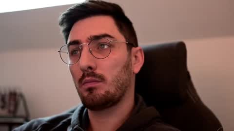 frenchy boy online show from December 5, 12:22 pm