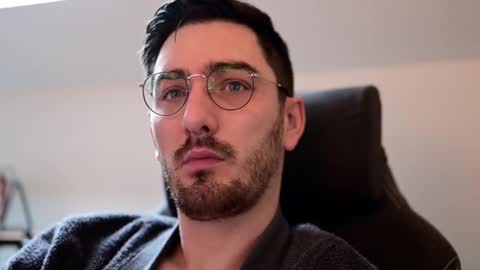 frenchy boy online show from December 8, 9:46 am