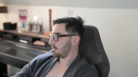 frenchy boy online show from November 8, 8:47 am