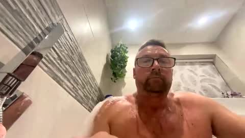 Snapshot of sharksboy16 chatting on December 9, 6:25 pm Sharksboy online show from December 9, 6:25 pm