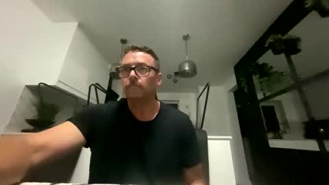 Snapshot of sharksboy16 chatting on October 2, 2:40 am Sharksboy online show from October 2, 2:40 am