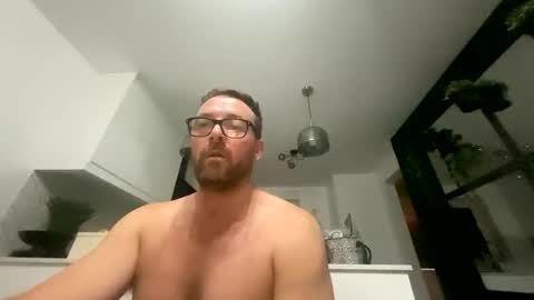 Snapshot of sharksboy16 chatting on November 4, 5:28 am Sharksboy online show from November 4, 5:28 am