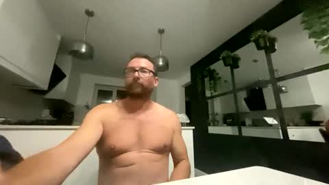 Snapshot of sharksboy16 chatting on November 11, 4:34 am Sharksboy online show from November 11, 4:34 am