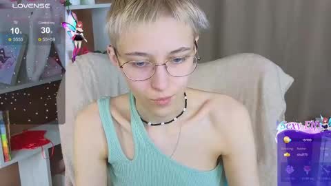 Snapshot of sharli_rose chatting on February 25, 3:49 pm Sharli online show from February 25, 3:49 pm