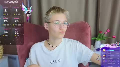 Snapshot of sharli_rose chatting on March 1, 3:27 pm Sharli online show from March 1, 3:27 pm