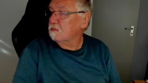 sharlots_pet online show from May 8, 6:52 am