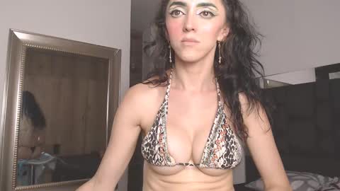 Snapshot of sharlotte__boobs chatting on January 9, 12:35 am Sharlotte online show from January 9, 12:35 am