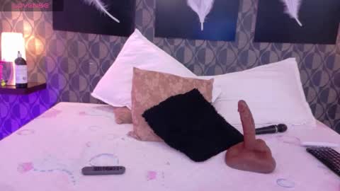 Sharom  online show from January 25, 8:21 pm