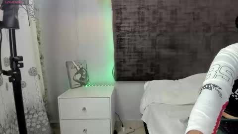 Snapshot of sharoncute16 chatting on September 29, 9:19 pm sharoncute16 online show from September 29, 9:19 pm