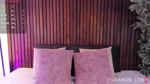Snapshot of sharonlyn chatting on March 24, 8:03 pm sharonlyn online show from March 24, 8:03 pm