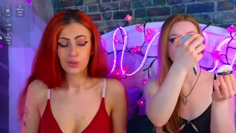Snapshot of sharonrodrigueez chatting on April 27, 8:07 pm Lola and Stacey online show from April 27, 8:07 pm