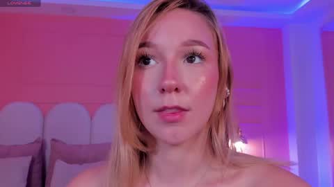 Shantall online show from May 30, 2:58 pm
