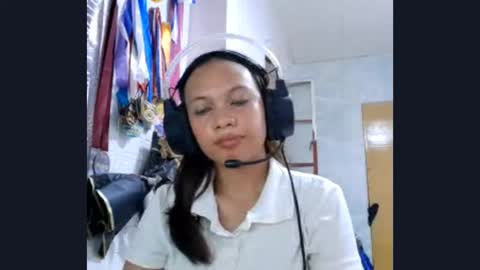 Snapshot of shauntefenceroy chatting on October 22, 6:46 am Molly online show from October 22, 6:46 am