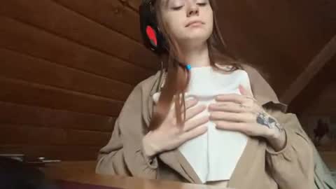 Snapshot of shavonflosi chatting on July 7, 7:23 am Maria online show from July 7, 7:23 am