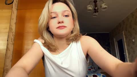 Snapshot of shawandamisemer chatting on April 24, 11:12 am Lilith online show from April 24, 11:12 am
