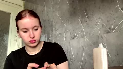 Anny online show from June 16, 8:06 am