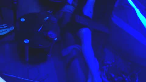 Snapshot of shawntheone3535b chatting on February 16, 9:55 pm shawntheone online show from February 16, 9:55 pm