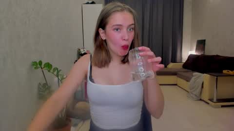 Snapshot of shawty__mariaa chatting on October 6, 2:47 pm shawty__mariaa online show from October 6, 2:47 pm