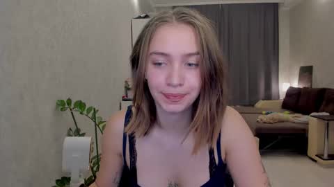 Snapshot of shawty__mariaa chatting on October 16, 2:18 pm shawty__mariaa online show from October 16, 2:18 pm
