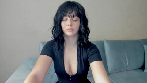 Sue online show from December 22, 7:55 pm