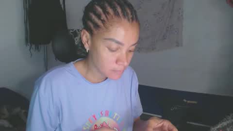 Snapshot of shayna_cute chatting on April 8, 11:27 pm Shayna online show from April 8, 11:27 pm