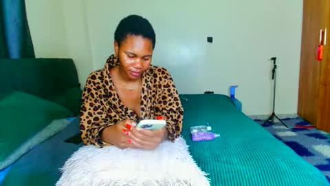Snapshot of shee13 chatting on February 21, 11:39 pm shee13 online show from February 21, 11:39 pm