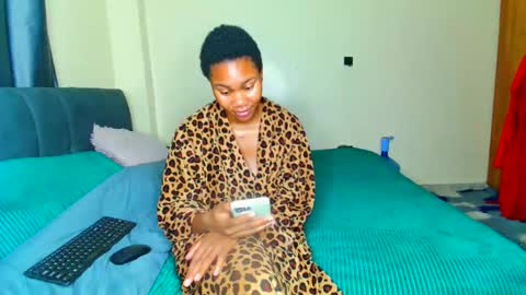 Snapshot of shee13 chatting on February 26, 11:26 pm shee13 online show from February 26, 11:26 pm
