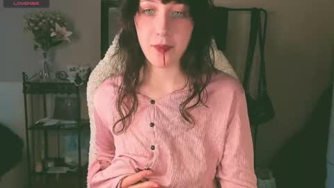Snapshot of sheeny_shy chatting on May 22, 3:17 pm Chiara online show from May 22, 3:17 pm