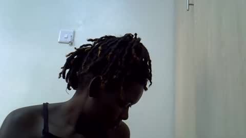 Snapshot of shees_sweet chatting on May 12, 1:08 pm shees_sweet online show from May 12, 1:08 pm