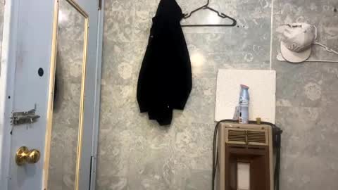 Shelby holes online show from December 5, 1:38 pm