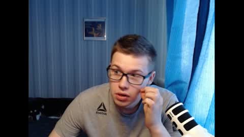 Snapshot of sheldon_music chatting on July 17, 11:17 am Sheldon online show from July 17, 11:17 am