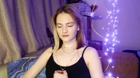 Snapshot of shelliegoza chatting on June 23, 5:00 pm Ashley online show from June 23, 5:00 pm