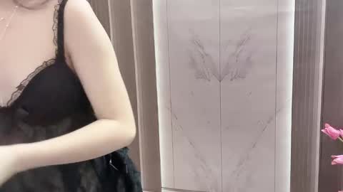 Snapshot of shellysan chatting on October 29, 3:20 am Shelly online show from October 29, 3:20 am