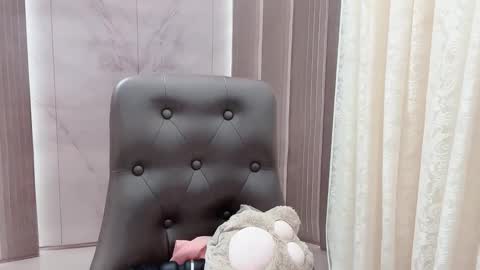 Shelly online show from March 29, 1:27 am