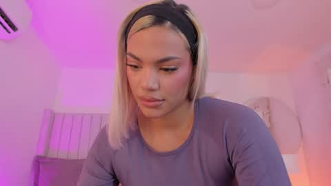 shelynna_azzul online show from February 23, 8:28 pm