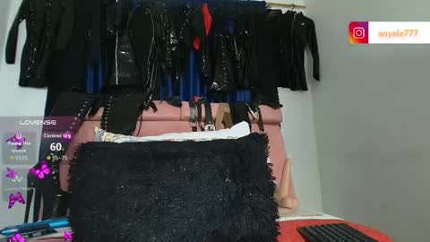  anyela7773 online show from May 2, 11:48 am