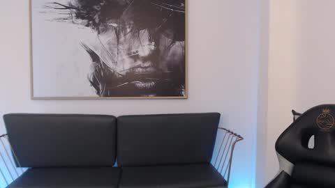 Snapshot of shenna_brunette_ chatting on December 13, 5:00 pm Shenna online show from December 13, 5:00 pm