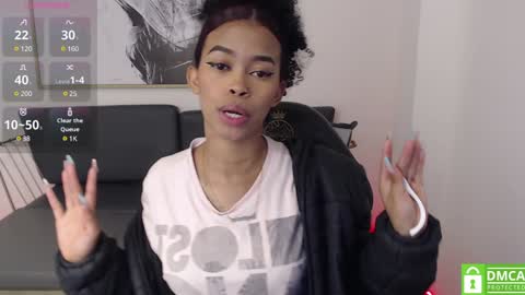 Snapshot of shenna_brunette_ chatting on January 8, 1:20 pm Shenna online show from January 8, 1:20 pm